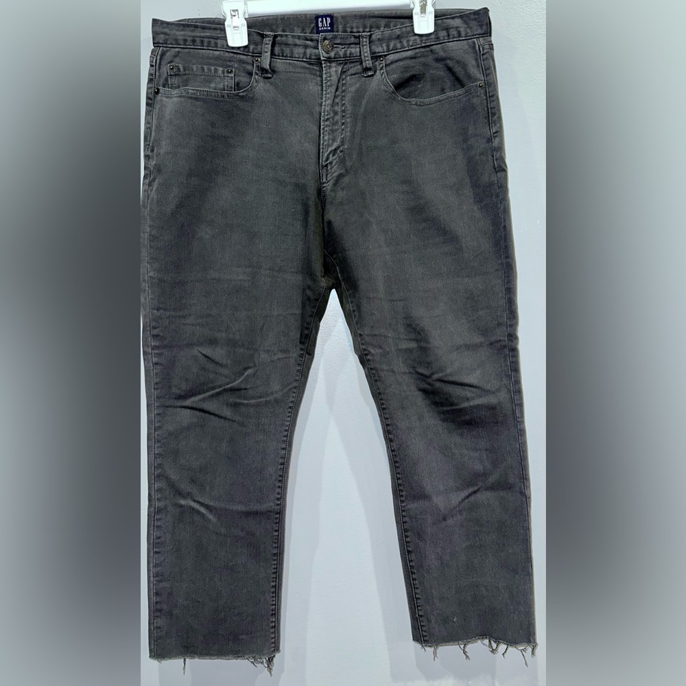 Gap Denim Faded Black 33x26 Slim Cut Cropped Unfinished Hem